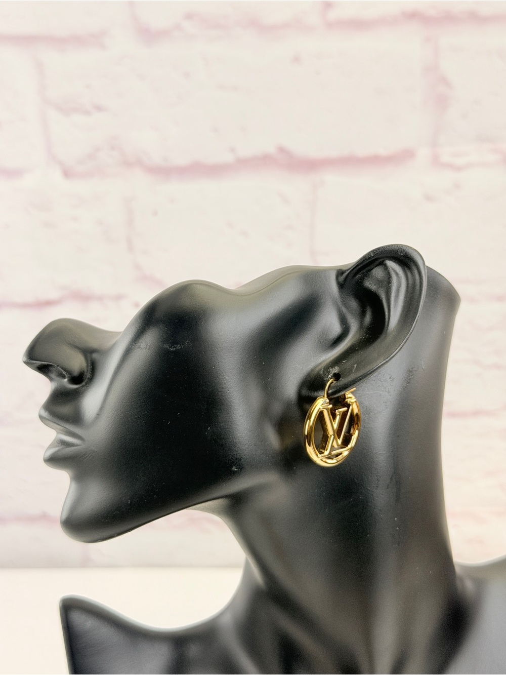 Authentic LOUIS VUITTON Metal Small Louise Hoop Earrings Gold